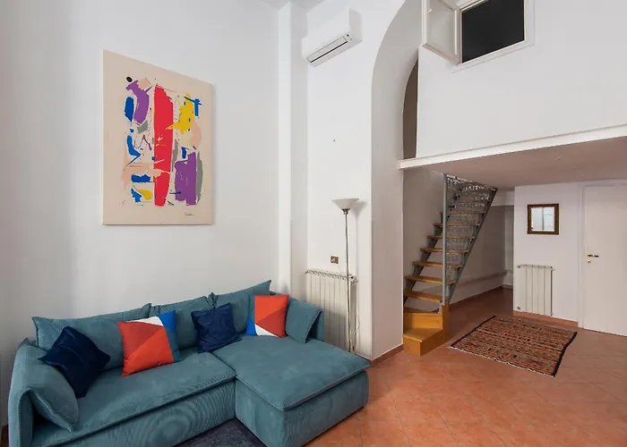 Vittorio Elegant Two Bedroom Rom
