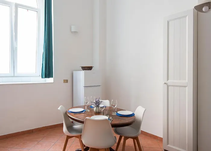 Apartment Vittorio Elegant Two Bedroom Rom