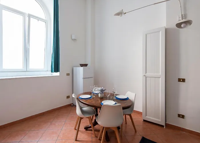 Apartment Vittorio Elegant Two Bedroom Rom