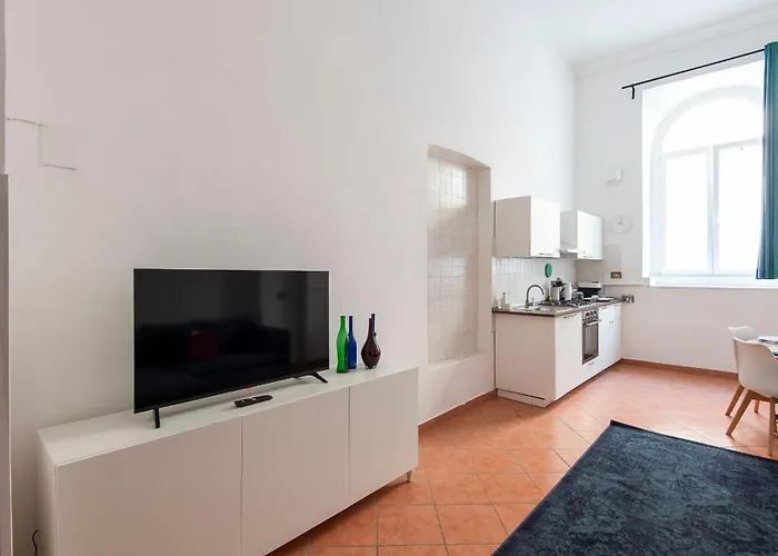 Vittorio Elegant Two Bedroom Apartment Rom