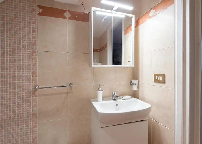 Vittorio Elegant Two Bedroom Apartment Rom